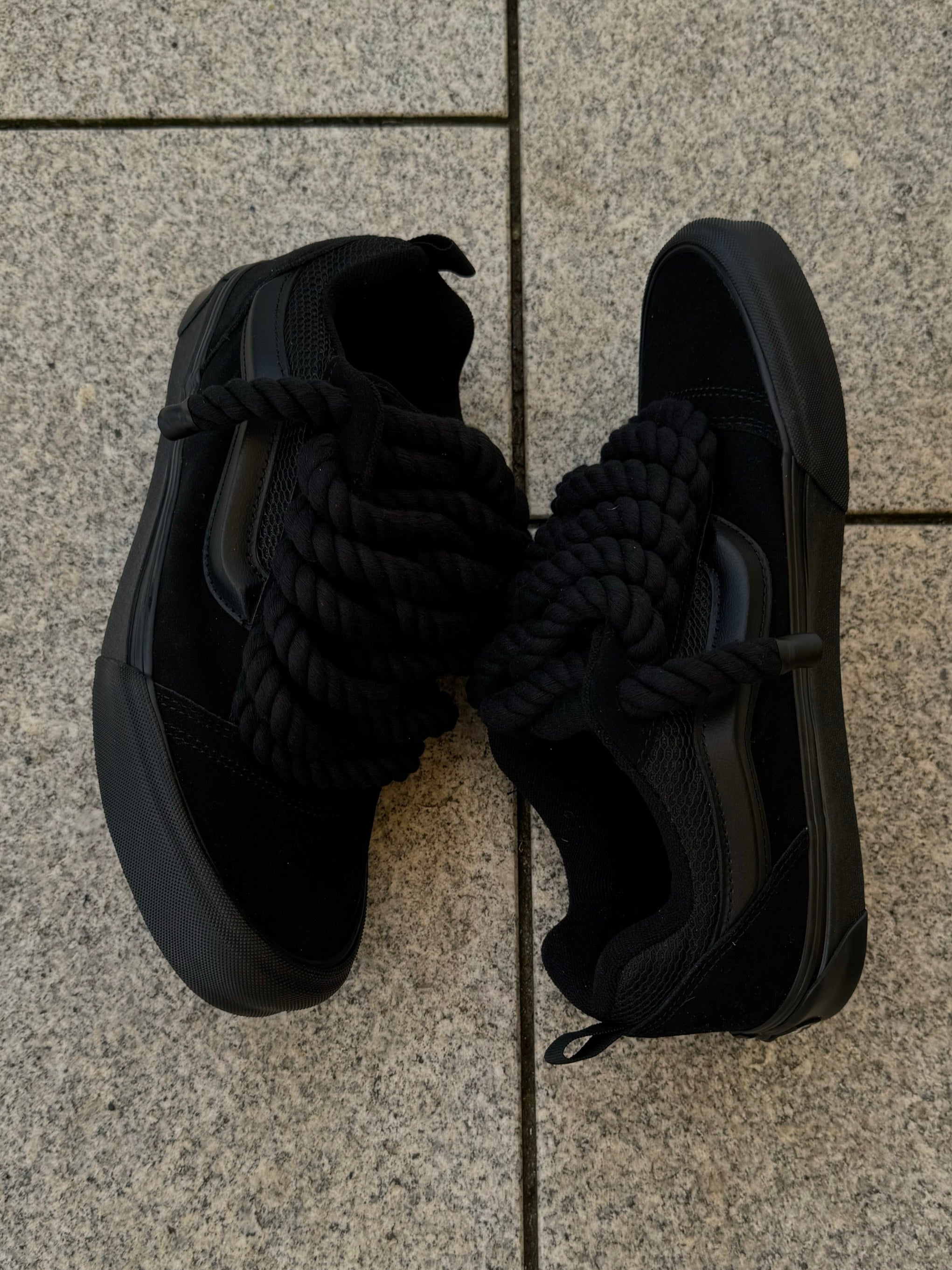 Black vans with black laces online